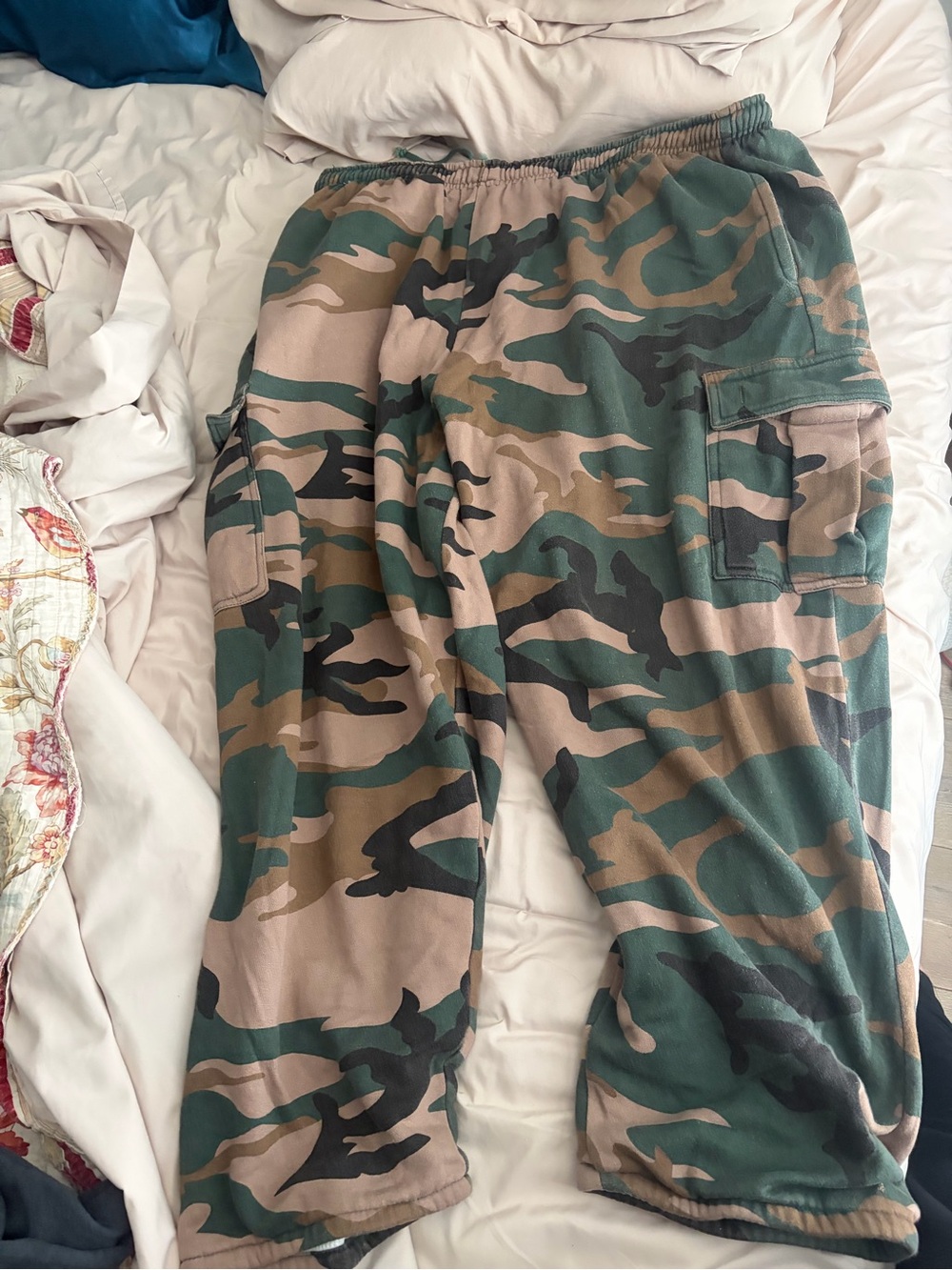 Camouflage Cargo Sweatpants - Green Camo